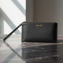 Černá kožená psací taška Michael Kors