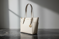 Béžová kožená kabelka přes rameno Michael Kors