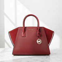 Červená kožená kabelka Michael Kors