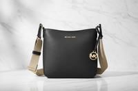 Černá kožená crossbody kabelka Michael Kors
