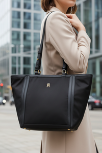 Dámská kabelka Tommy Hilfiger z černého polyesteru